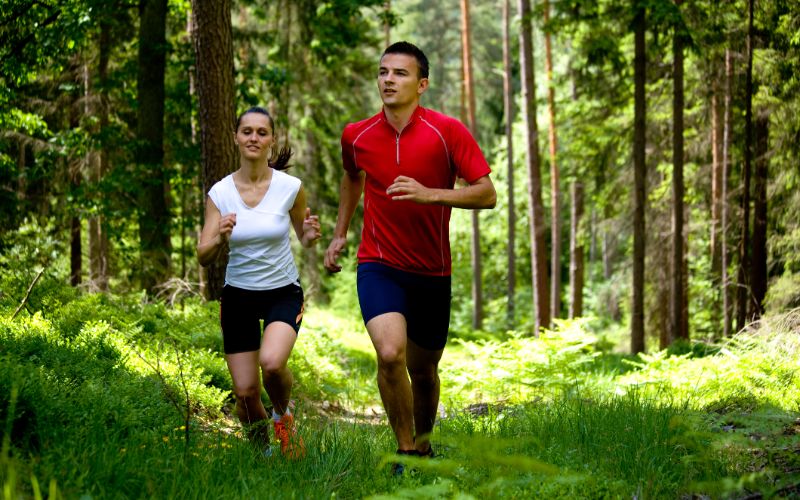 NPL-supplements-jogging-in-forest (1)-min